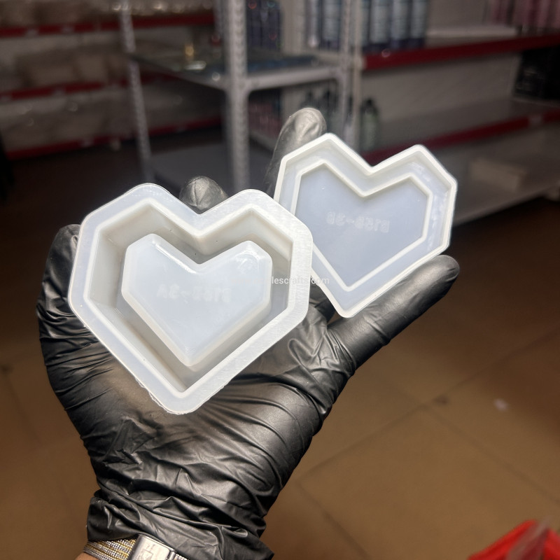 Geometric Heart Storage Mold With Lid