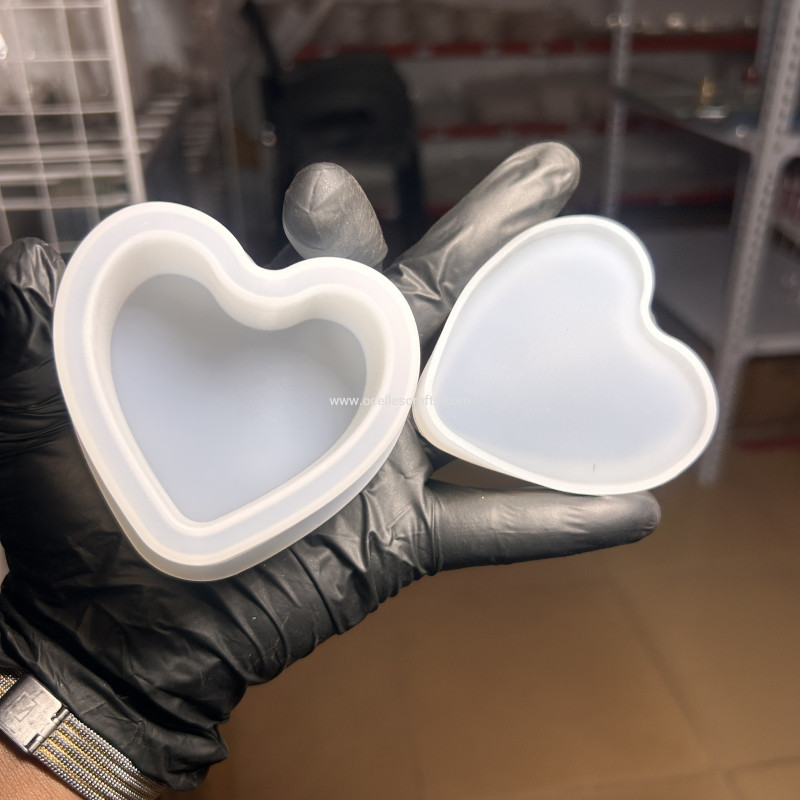 Heart Shaped Storage Mold With Lid