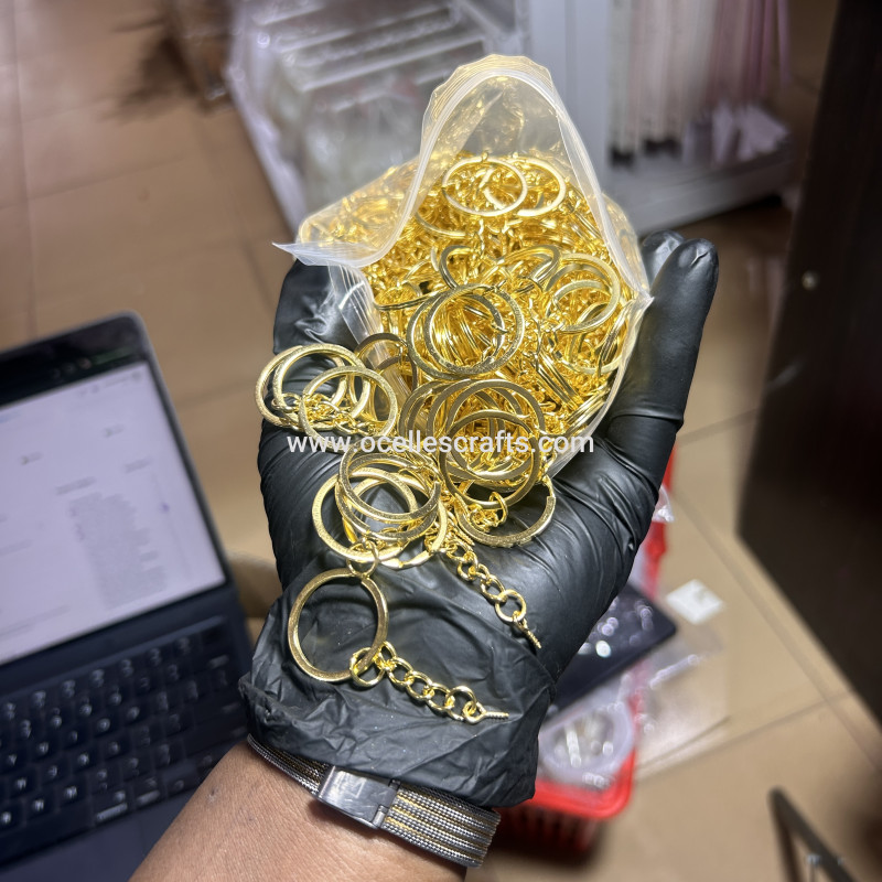 250pcs Gold keyrings with eyescrews