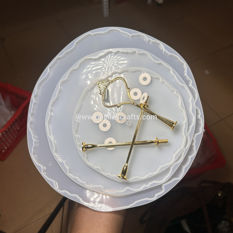 Geode 3 tier round tray mold with Gold Accessories