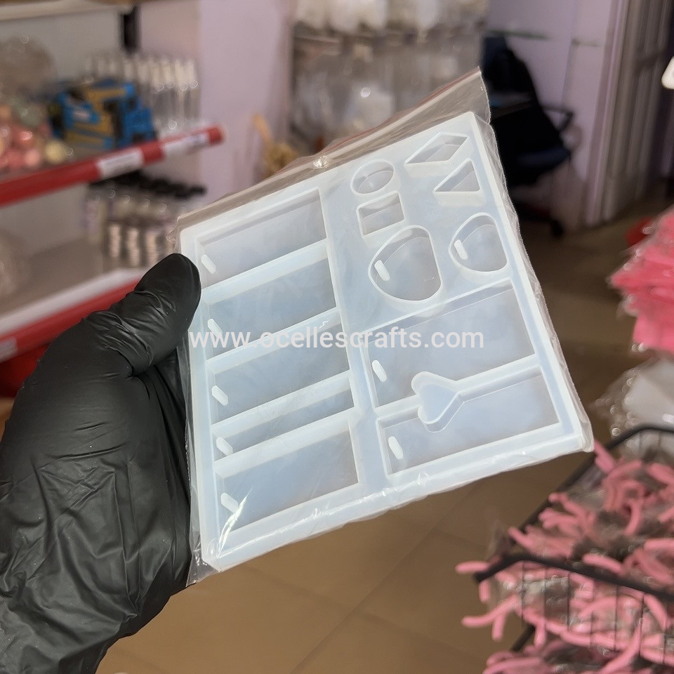 13 Cavity Keychain, Charm and Pendant Mold